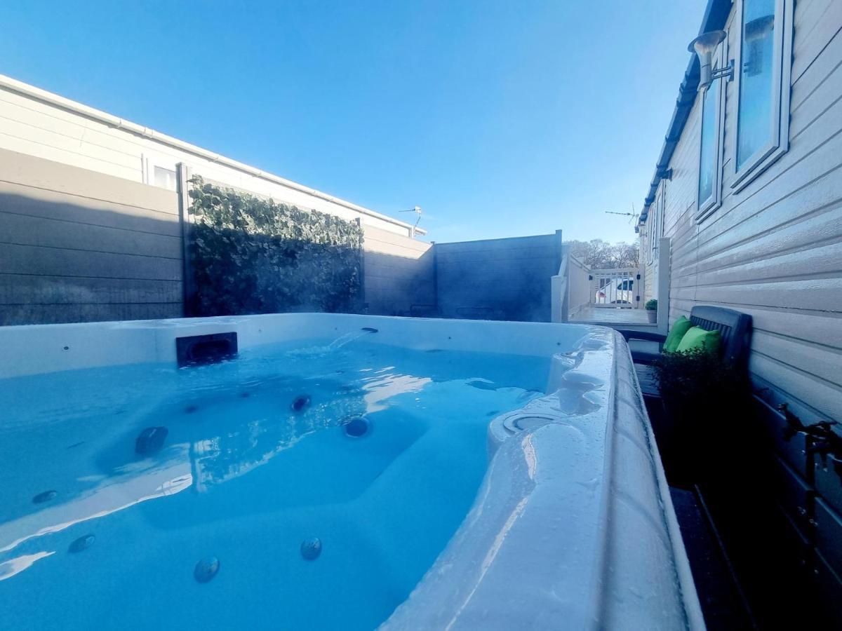 Apple Tree Lodge Hot Tub 3 Bedroom 2 Bars Morpeth Kültér fotó