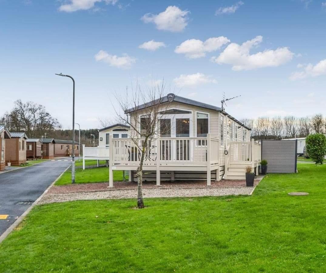 Apple Tree Lodge Hot Tub 3 Bedroom 2 Bars Morpeth Kültér fotó