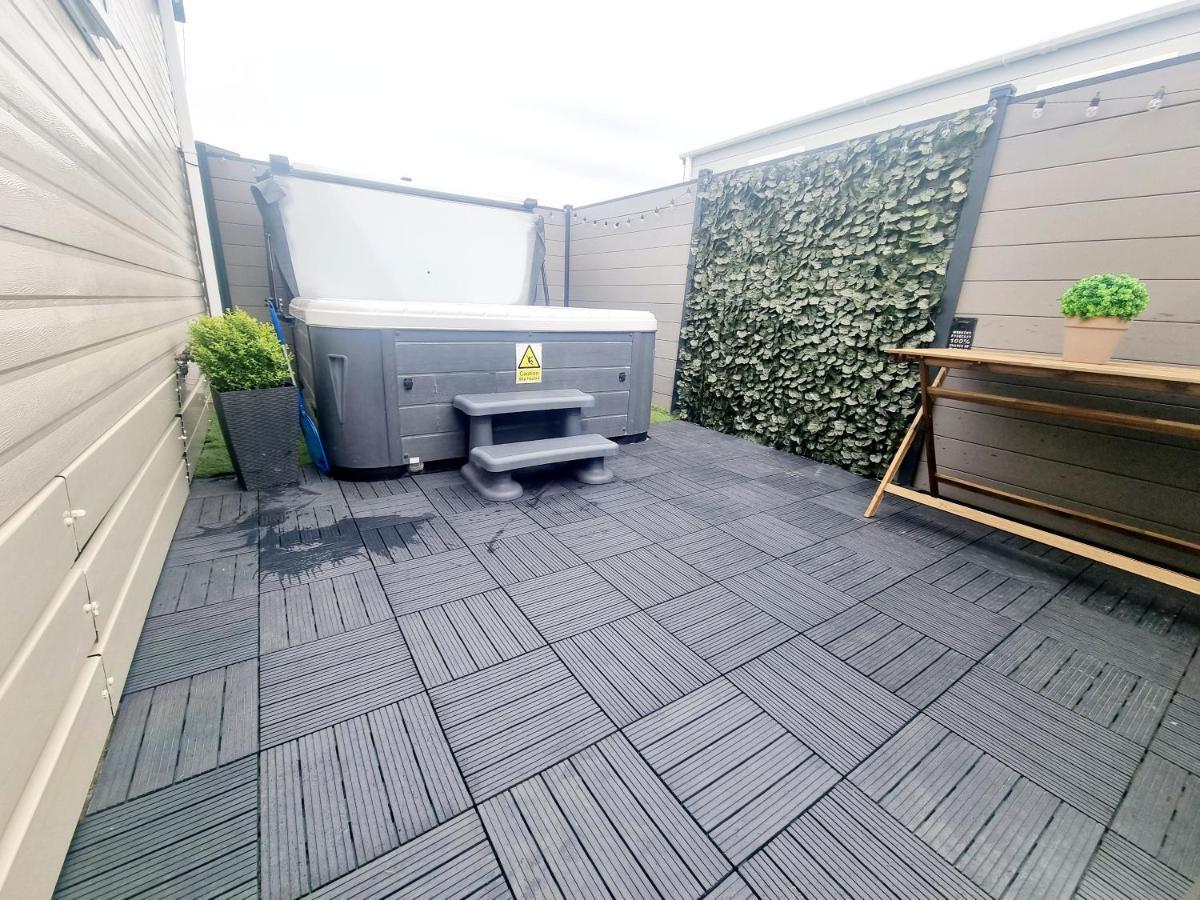 Apple Tree Lodge Hot Tub 3 Bedroom 2 Bars Morpeth Kültér fotó